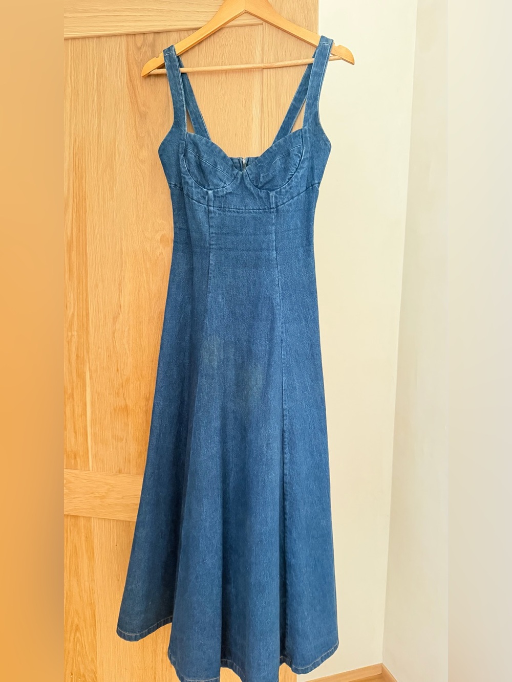 Sleeveless Blue Denim Maxi Dress with Sweetheart Bodice - Picture 4 of 8